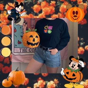 SOLD Halloween Mickey Sweater 🎃👻💓